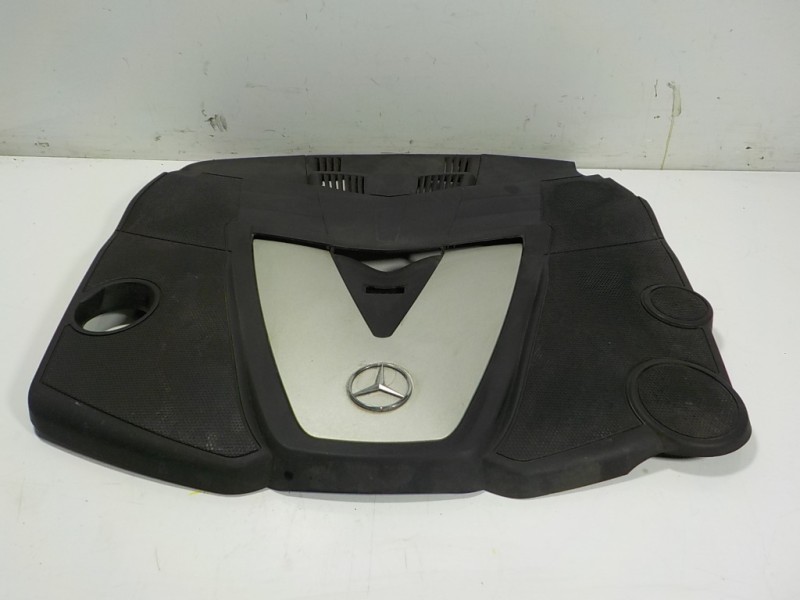 Recambio de tapa motor para mercedes-benz clase r (w251) 3.0 cdi cat referencia OEM IAM A6420101667 A6420101667 