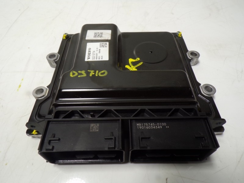 Recambio de centralita motor uce para volvo v40 cross country 2.0 diesel cat referencia OEM IAM 36012817 32213774 