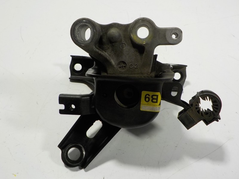 Recambio de soporte motor derecho para toyota auris touring sports (e18) hybrid active referencia OEM IAM 123050T160  