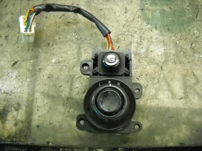 Recambio de mando retrovisor para ssangyong rodius xdi limited referencia OEM IAM   