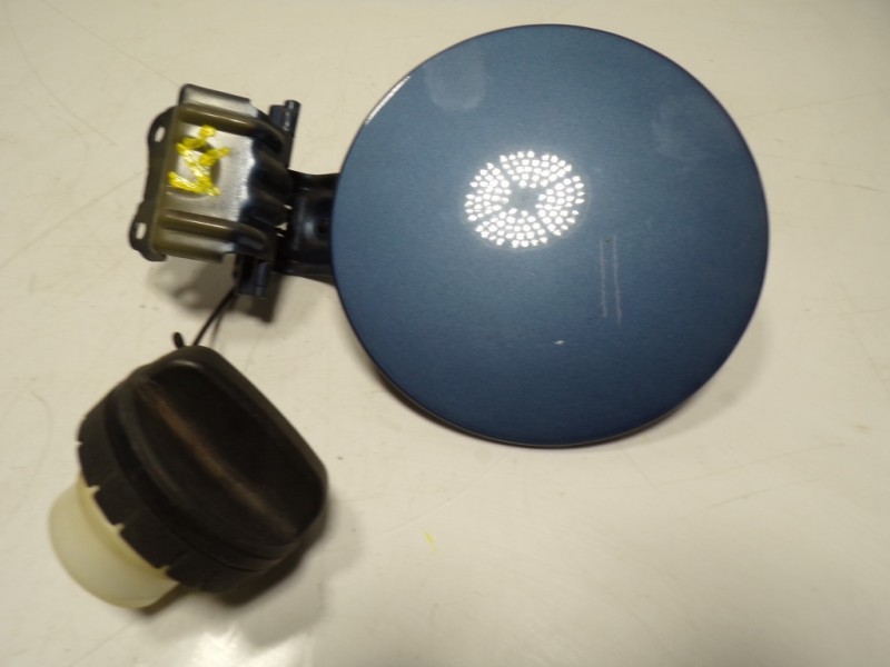 Recambio de tapa combustible para toyota auris touring sports (e18) hybrid active referencia OEM IAM 7735012550  