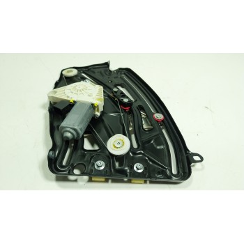 ELEVALUNAS TRASERO DERECHO A2326704000 