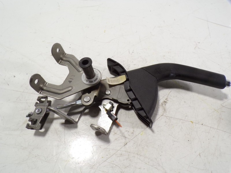 Recambio de palanca freno de mano para kia cee´´d 1.4 crdi cat referencia OEM IAM 59710A2150WK  