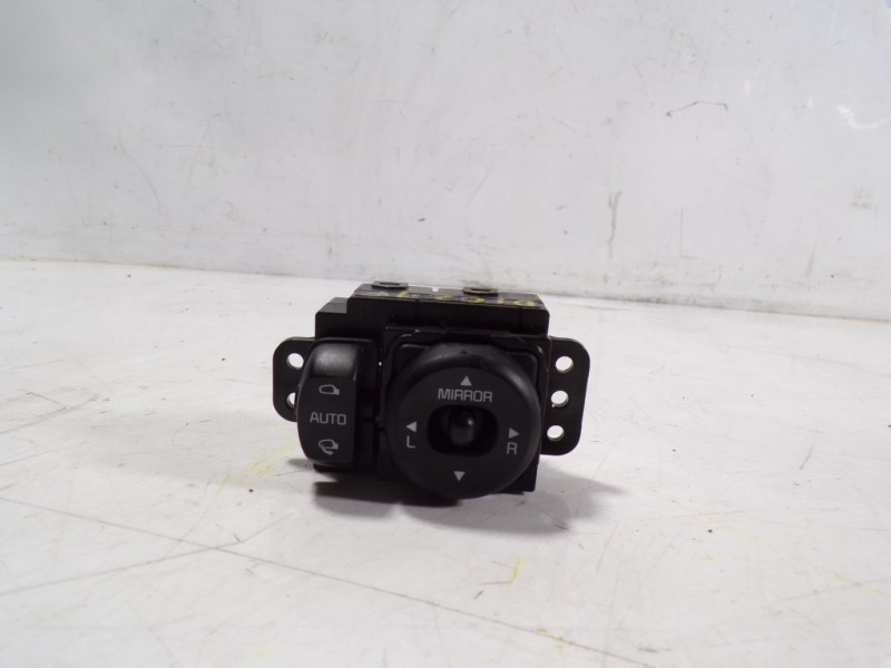 Recambio de mando retrovisor para kia cee´´d 1.4 crdi cat referencia OEM IAM 93530A2050WK  