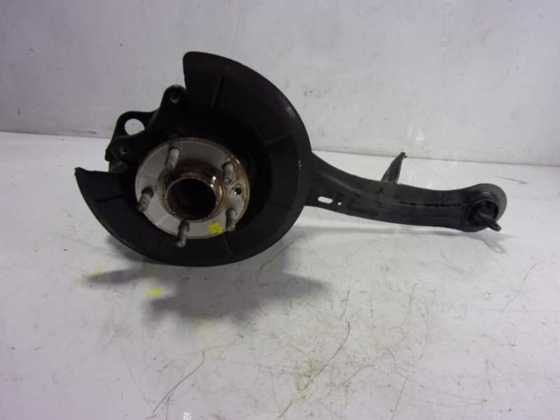 Recambio de mangueta trasera derecha para volvo v40 cross country 2.0 diesel cat referencia OEM IAM 31360695  
