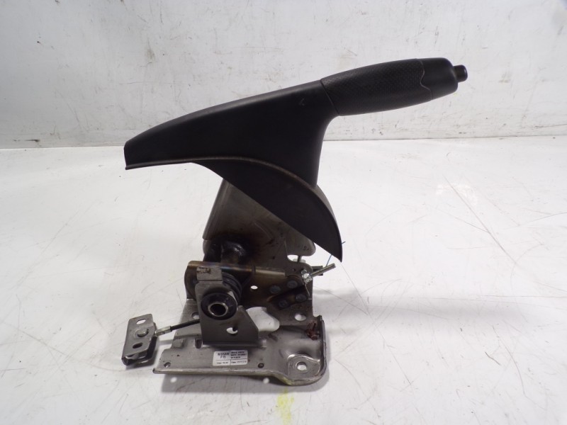 Recambio de palanca freno de mano para nissan juke (f15) acenta referencia OEM IAM 360101KK0A 360101KK0A 8100551