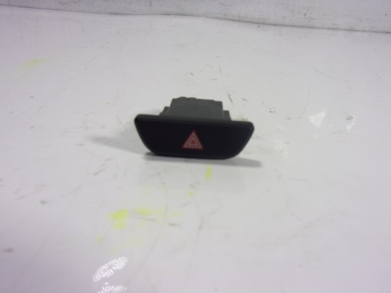 Recambio de warning para toyota yaris cross 1.5 vvti 16 v 55 kw referencia OEM IAM 843320D220  