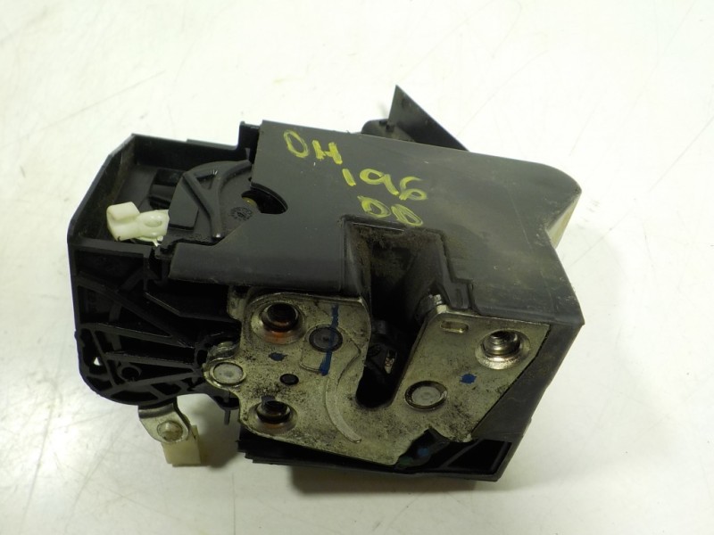 Recambio de cerradura puerta delantera derecha para dacia sandero 1.5 dci diesel fap cat referencia OEM IAM 805026816R  