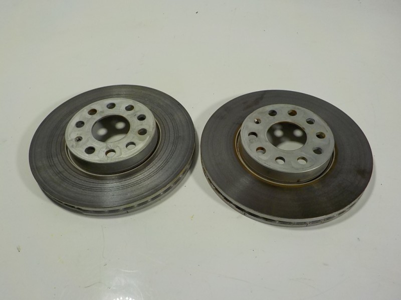 Recambio de disco freno delantero para seat leon sportstourer (kl8) 1.5 16v tsi act referencia OEM IAM 5Q0615301H  