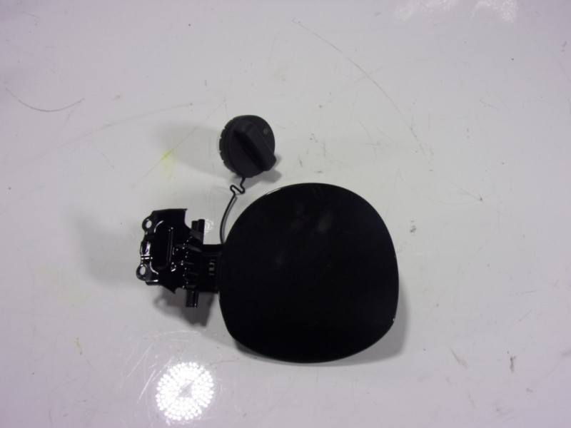 Recambio de tapa combustible para toyota yaris cross 1.5 vvti 16 v 55 kw referencia OEM IAM 77350K2010  