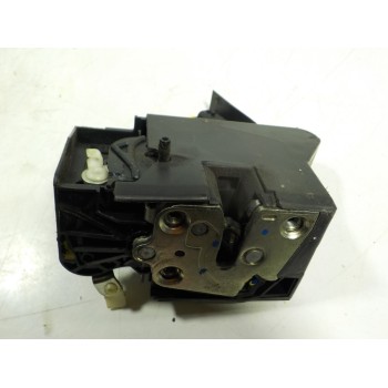 CERRADURA PUERTA TRASERA DERECHA 825022281R 