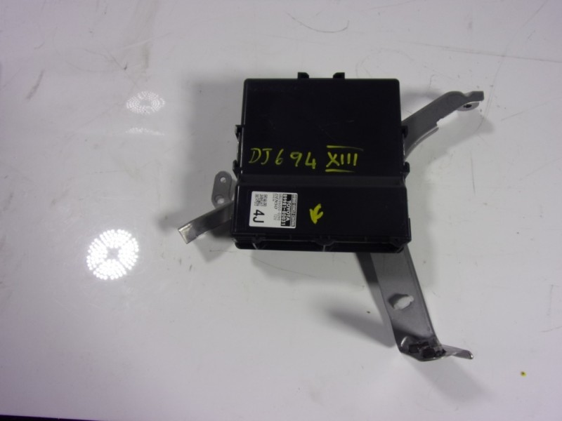 Recambio de modulo electronico para toyota yaris cross 1.5 vvti 16 v 55 kw referencia OEM IAM 899810D031 899810D031 