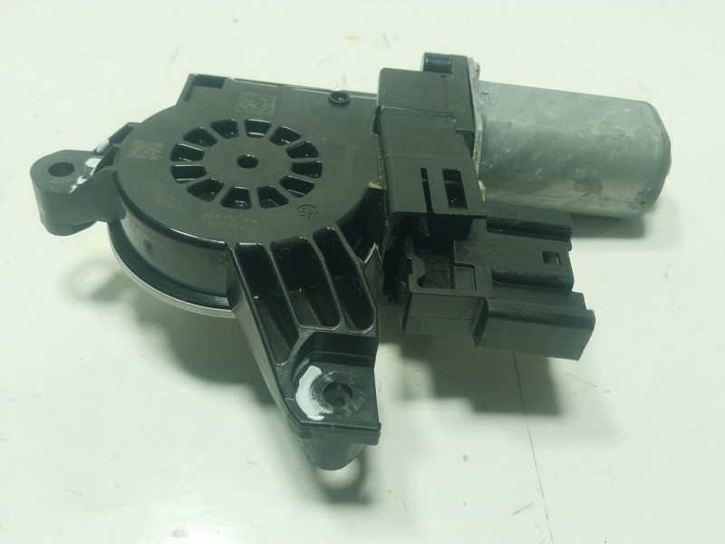 Recambio de motor elevalunas delantero izquierdo para bmw x1 (u11) sdrive 18 i referencia OEM IAM 67625A18F13 5MT0001178AD 