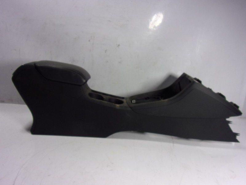 Recambio de apoyabrazos central para audi q3 (8u) 2.0 tdi referencia OEM IAM 8U0864207GOCL  