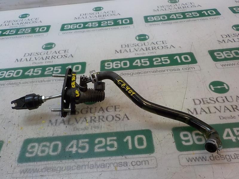 Recambio de bomba embrague para toyota rav 4 2.0 d-4d cat referencia OEM IAM 3142042070  