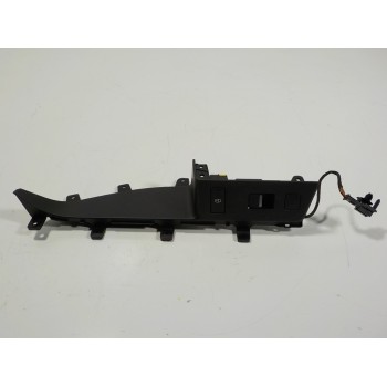 MANDO ELEVALUNAS DELANTERO DERECHO K8D223878F 