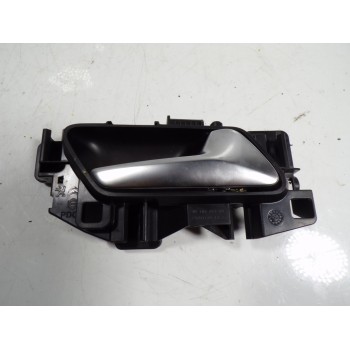 MANETA INTERIOR DELANTERA DERECHA SU001B0200 