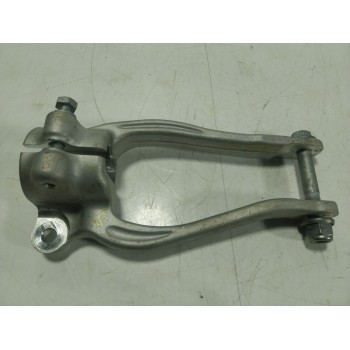 SOPORTE BRAZO SUSPENSION DELANTERO IZQUIERDO 31126861199 686119903 