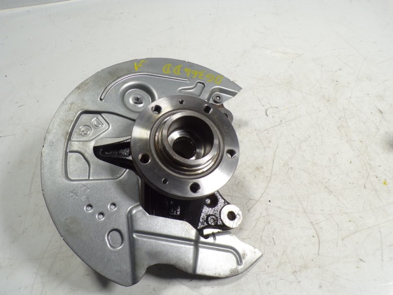 Recambio de mangueta delantera derecha para toyota proace city 1.5 dci referencia OEM IAM SU001B2338  