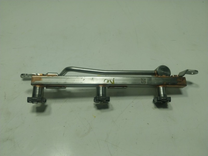 Recambio de rampa inyectora para bmw x1 (u11) sdrive 18 i referencia OEM IAM 13535A13102 8489638 