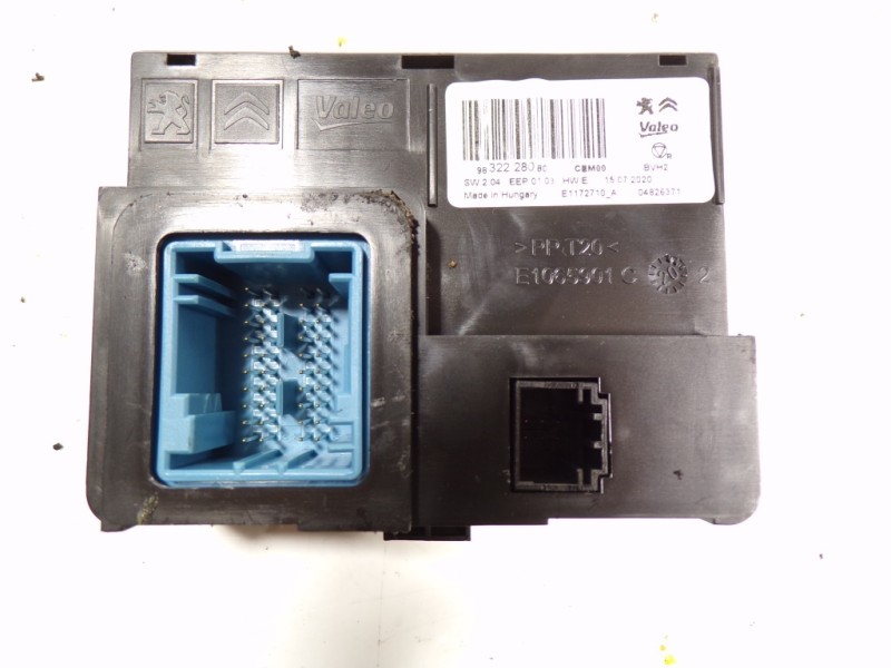 Recambio de modulo electronico para toyota proace city 1.5 dci referencia OEM IAM SU001B3300 9832228080 