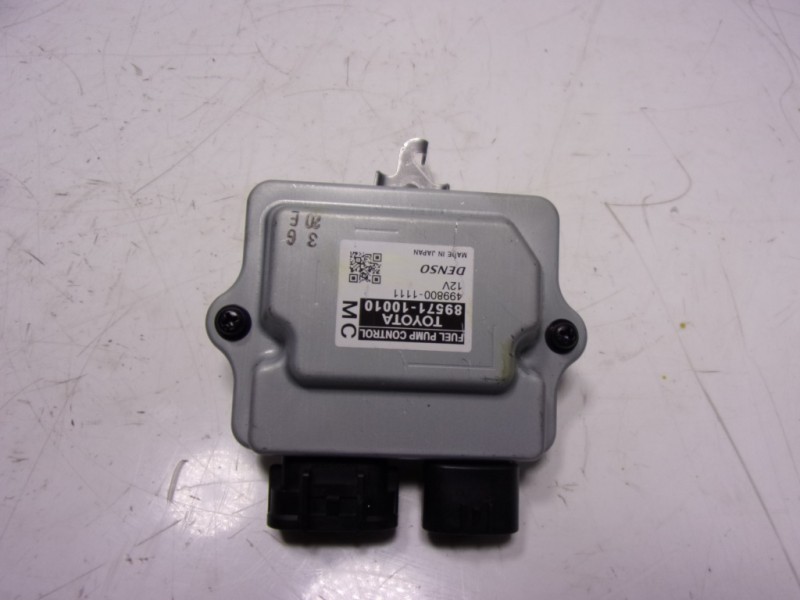 Recambio de modulo electronico para toyota yaris 1.5 vvti hev referencia OEM IAM 8957110010 8957110010 