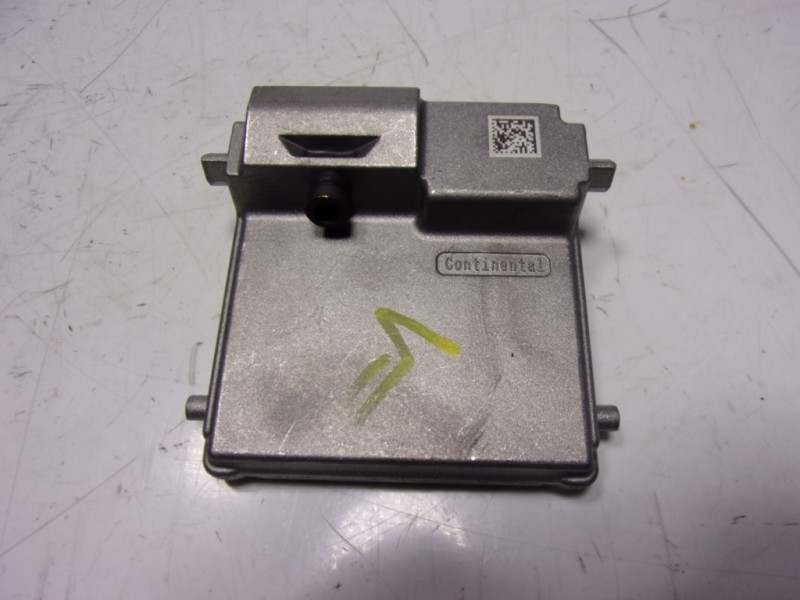 Recambio de modulo electronico para toyota yaris 1.5 vvti hev referencia OEM IAM 8646C0W040 8646C0W040 