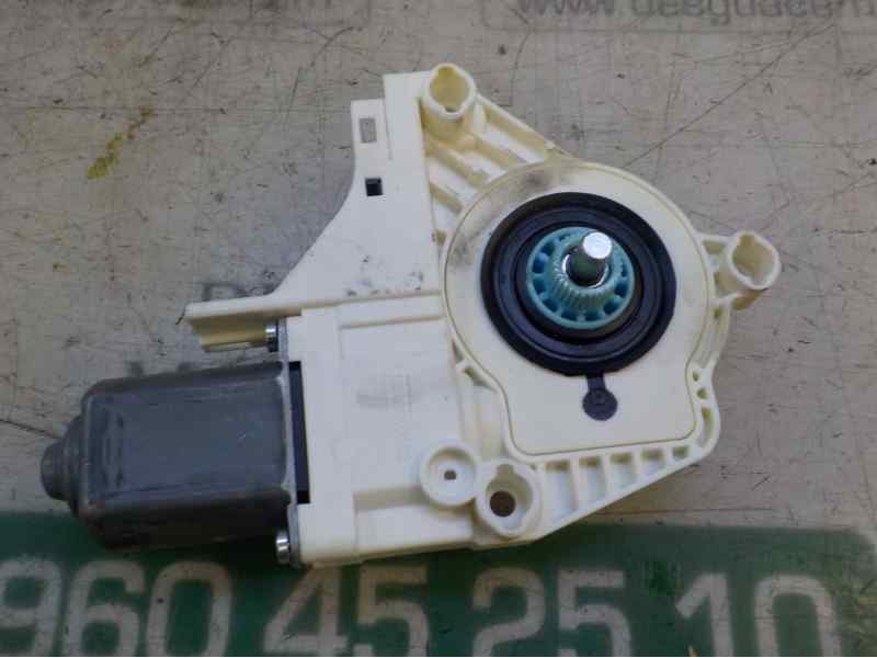 Recambio de motor elevalunas trasero derecho para skoda yeti elegance 4x4 referencia OEM IAM 5L0959812A 5L0959812A 