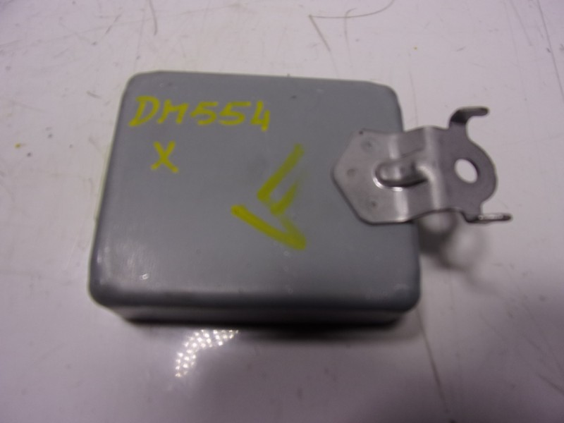 Recambio de modulo electronico para toyota yaris 1.5 vvti hev referencia OEM IAM 86572K0010 86572K0010 