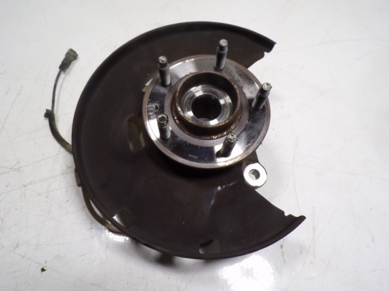 Recambio de mangueta delantera derecha para opel astra j lim. 1.7 16v cdti referencia OEM IAM 13319483  