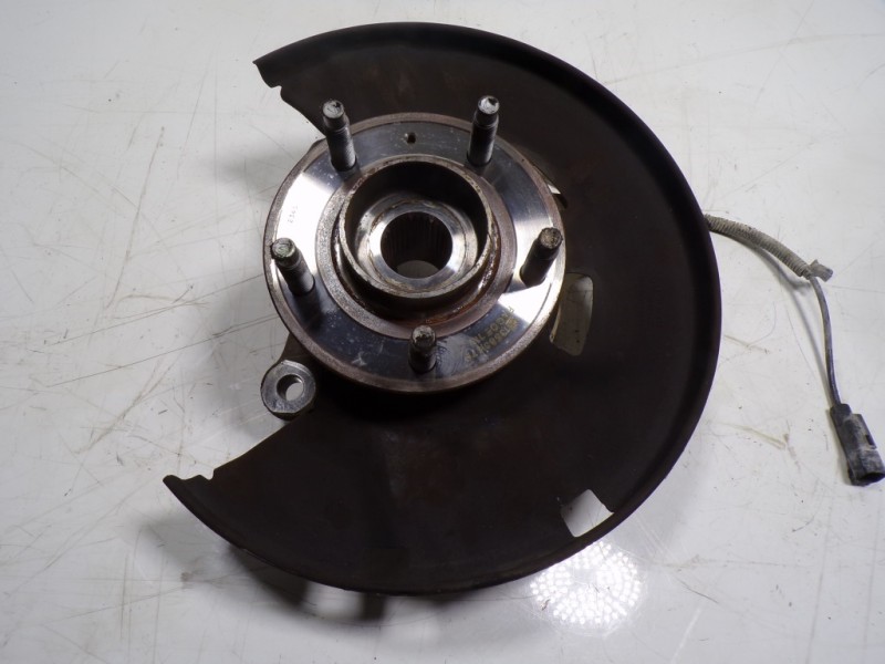 Recambio de mangueta delantera izquierda para opel astra j lim. 1.7 16v cdti referencia OEM IAM 13319482  