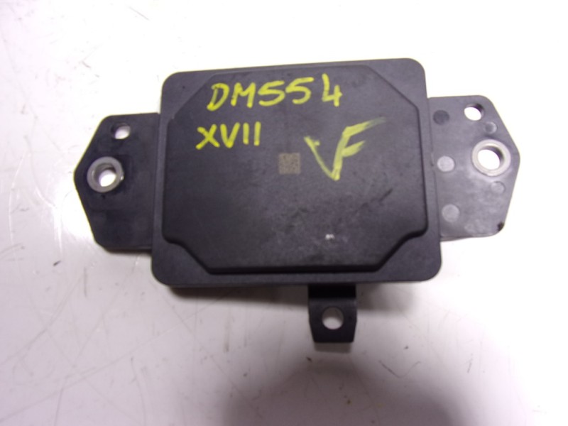 Recambio de modulo electronico para toyota yaris 1.5 vvti hev referencia OEM IAM 882100D040 882100D040 