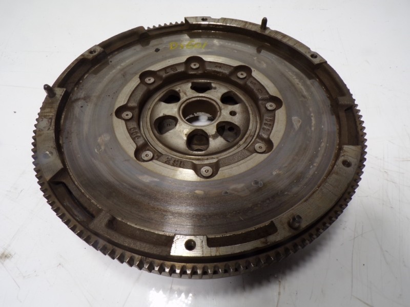 Recambio de volante motor para audi q3 (8u) 2.0 tdi referencia OEM IAM 03L105266CC 062294001103 062294001103