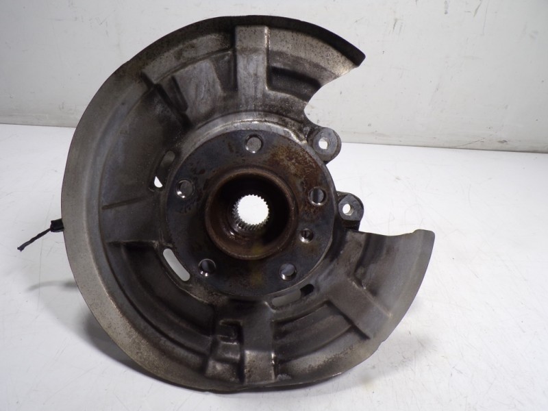 Recambio de mangueta trasera izquierda para bmw serie 5 touring (f11) 520d xdrive referencia OEM IAM 26209425906  