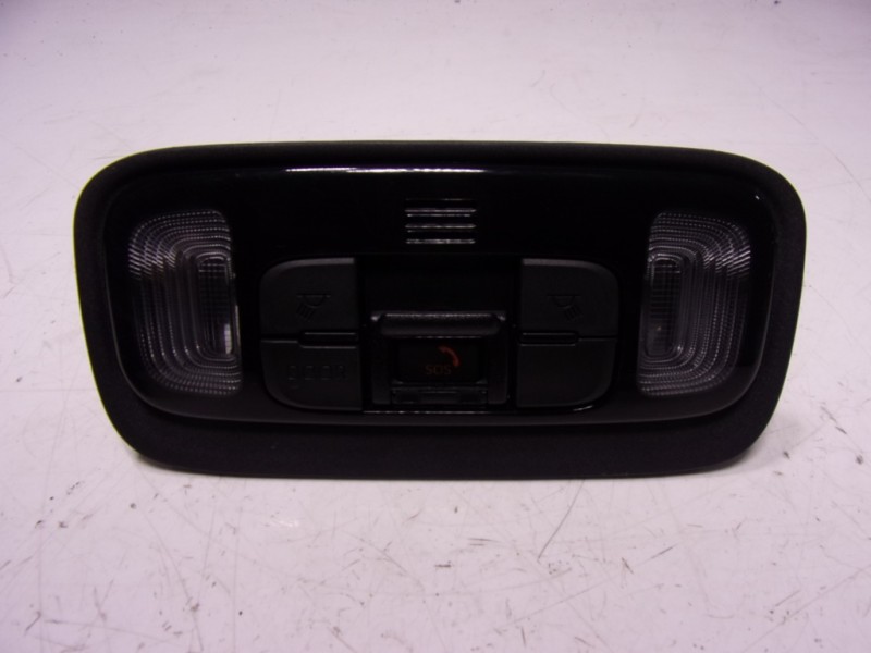 Recambio de piloto interior para toyota yaris 1.5 vvti hev referencia OEM IAM 81260K0100B0  