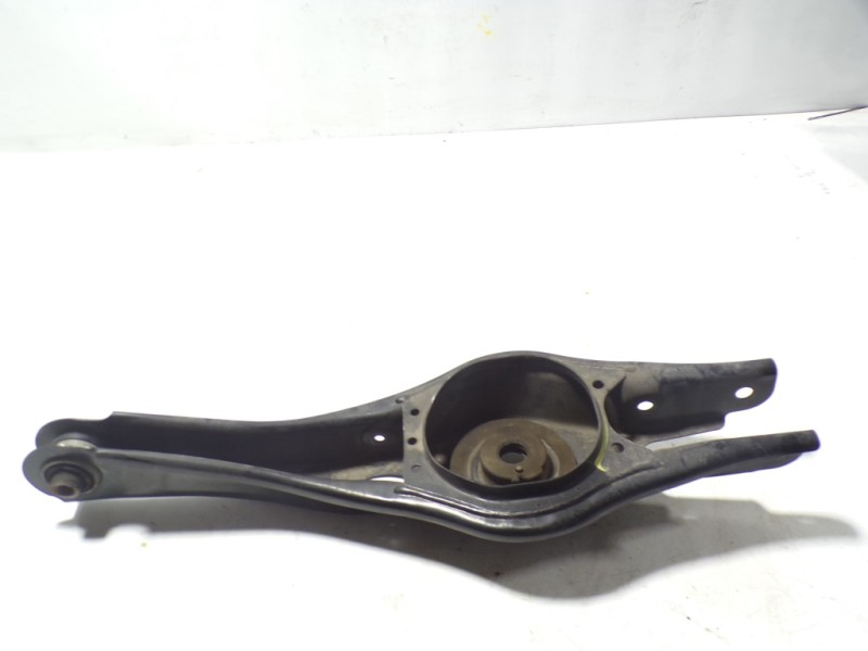 Recambio de brazo suspension inferior trasero derecho para hyundai i30 fastback 1.4 tgdi cat referencia OEM IAM 55220G4AA0  