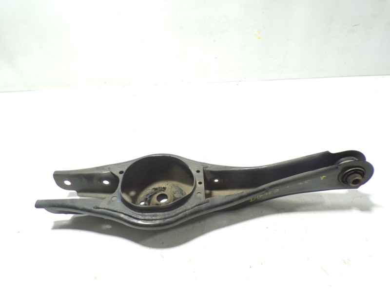Recambio de brazo suspension inferior trasero izquierdo para hyundai i30 fastback 1.4 tgdi cat referencia OEM IAM 55210G4AA0  