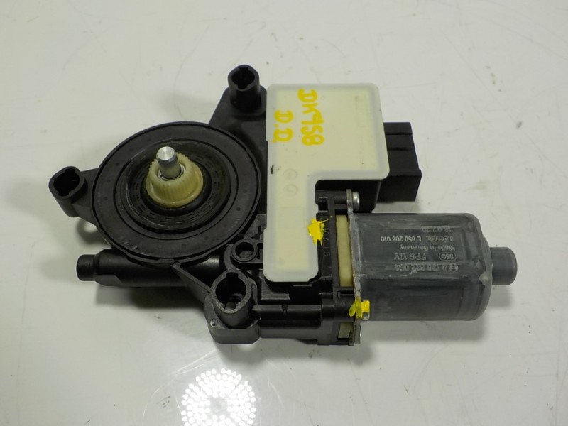 Recambio de motor elevalunas delantero derecho para seat arona 1.0 tsi referencia OEM IAM 2Q1959882D 2Q1959882D 