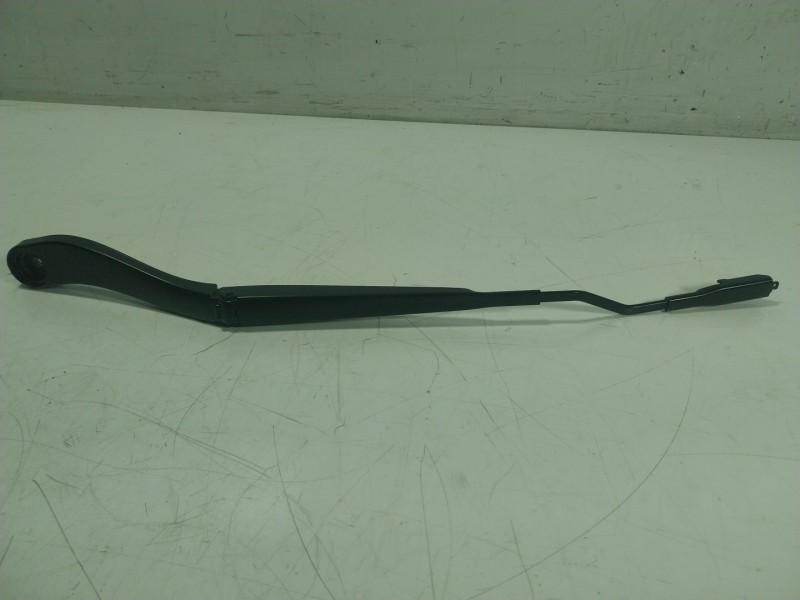 Recambio de brazo limpia delantero izquierdo para ford kuga iii (dfk) 2.5 fhev referencia OEM IAM 2359921  