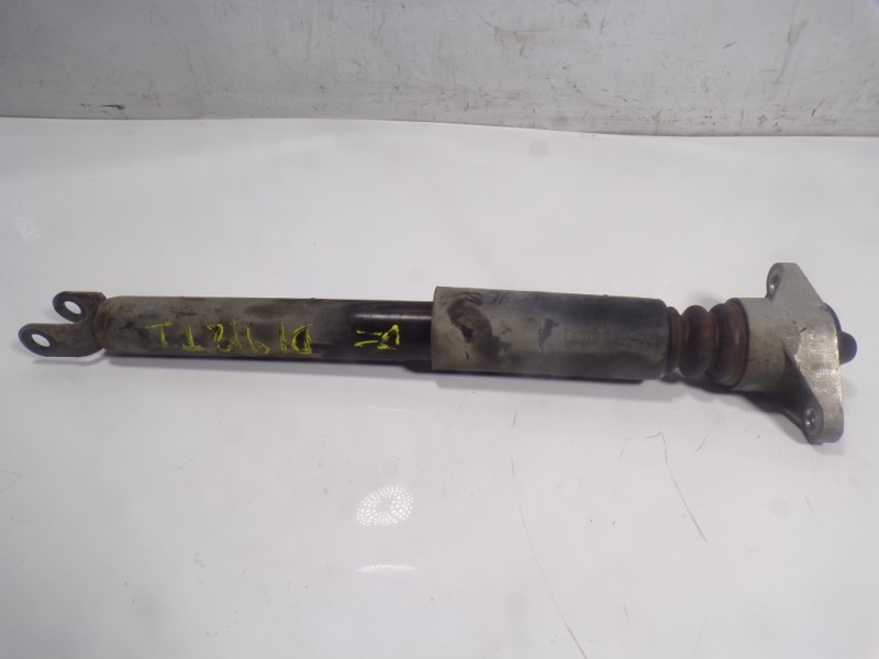 Recambio de amortiguador trasero izquierdo para hyundai i30 (gd) 1.4 cat referencia OEM IAM 55300A6050 S13F28A0456 S13F28A0456