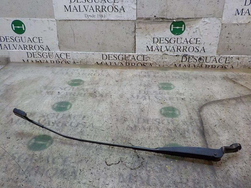 Recambio de brazo limpia delantero derecho para fiat nuova 500 (150) 1.2 cat referencia OEM IAM 735453762  