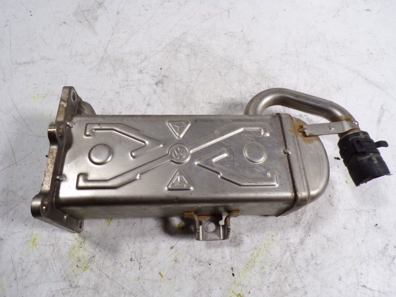 Recambio de enfriador egr para volkswagen golf vi (5k1) 1.6 tdi dpf referencia OEM IAM 03L131512CF 03L131512AT 