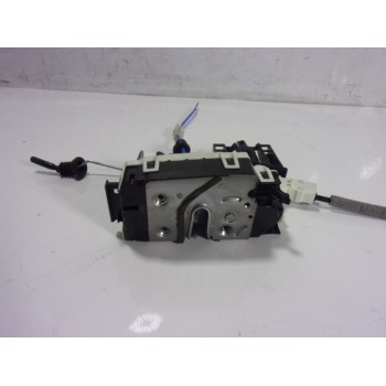 CERRADURA PUERTA TRASERA DERECHA A2047302835 