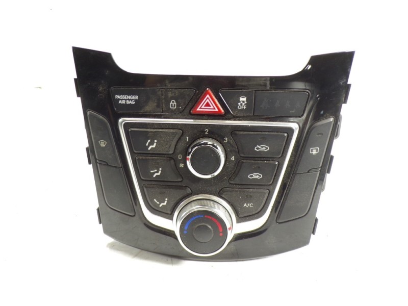Recambio de mando climatizador para hyundai i30 (gd) 1.4 cat referencia OEM IAM 97250A6040GU 97250A5XXX 