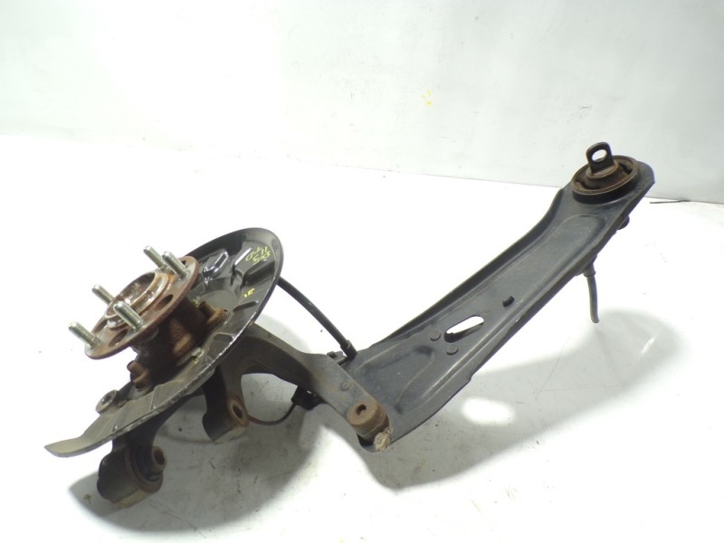 Recambio de mangueta trasera derecha para hyundai i30 fastback 1.4 tgdi cat referencia OEM IAM 52720G4AA0  