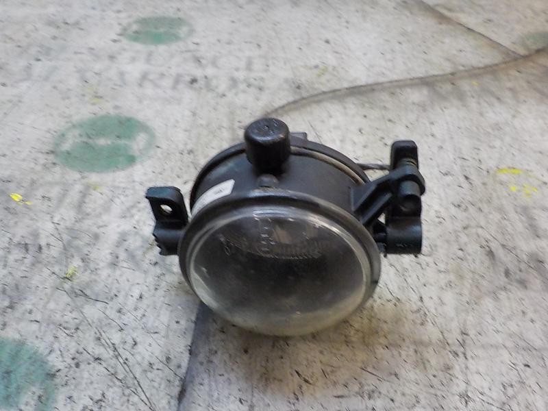 Recambio de faro antiniebla derecho para ford focus berlina (cap) 1.6 cat referencia OEM IAM   