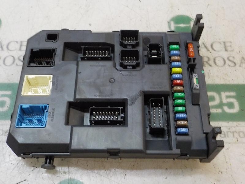 Recambio de caja reles / fusibles para peugeot 207 confort referencia OEM IAM   