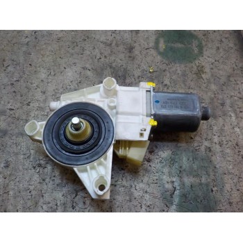 MOTOR ELEVALUNAS DELANTERO IZQUIERDO A2518200742 A2518200742 0130822273