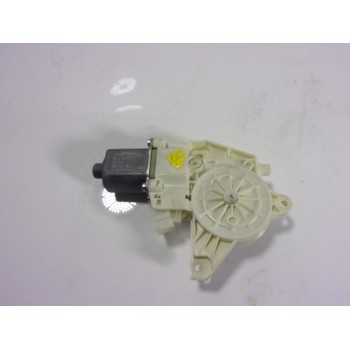 MOTOR ELEVALUNAS DELANTERO DERECHO A2469065200 A2469065200 