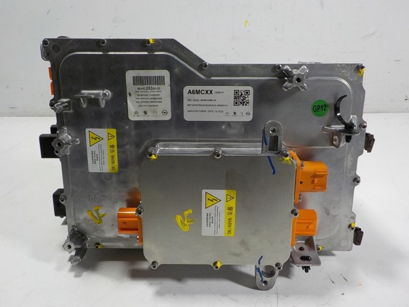Recambio de convertidor de voltaje para opel corsa f electric referencia OEM IAM  9849225380 